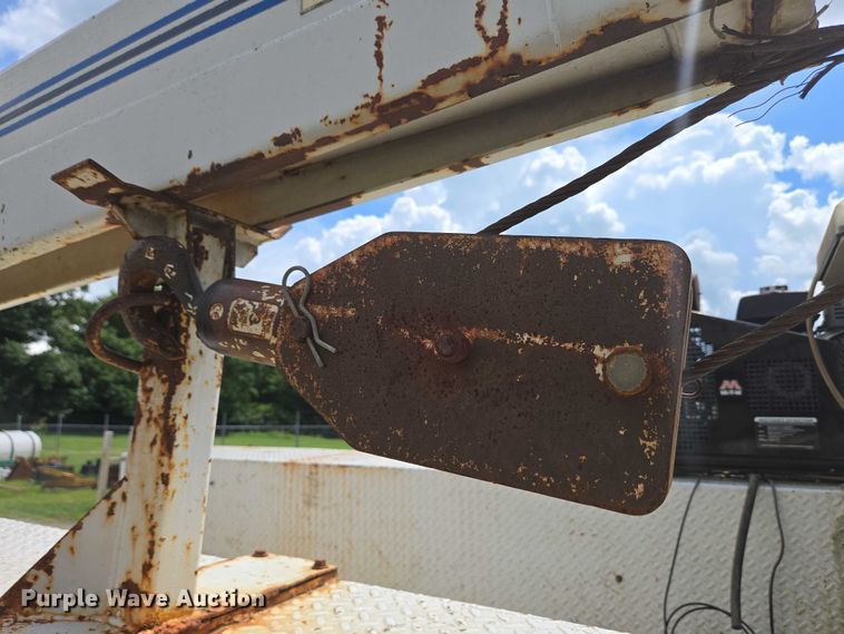 image for item EC4340 2001 Ford F450 Super Duty utility / service truck