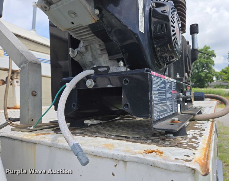 image for item EC4340 2001 Ford F450 Super Duty utility / service truck