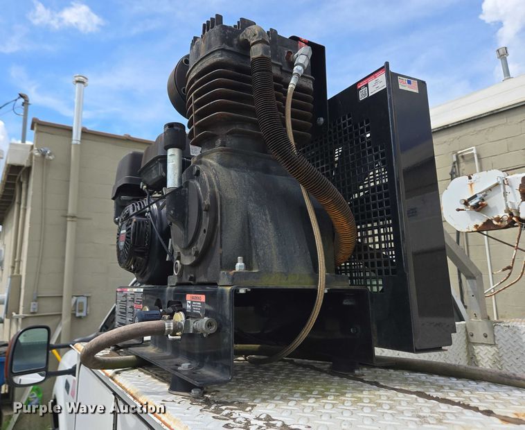 image for item EC4340 2001 Ford F450 Super Duty utility / service truck