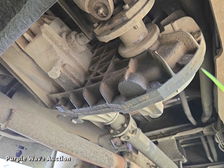 image for item EC4340 2001 Ford F450 Super Duty utility / service truck