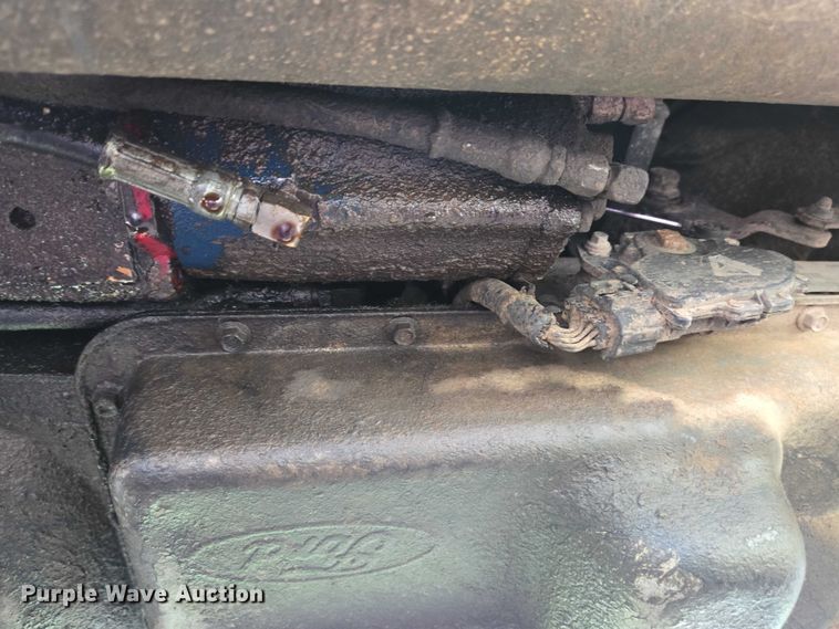 image for item EC4340 2001 Ford F450 Super Duty utility / service truck