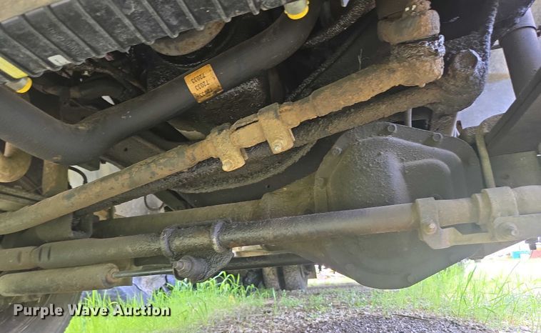 image for item EC4340 2001 Ford F450 Super Duty utility / service truck