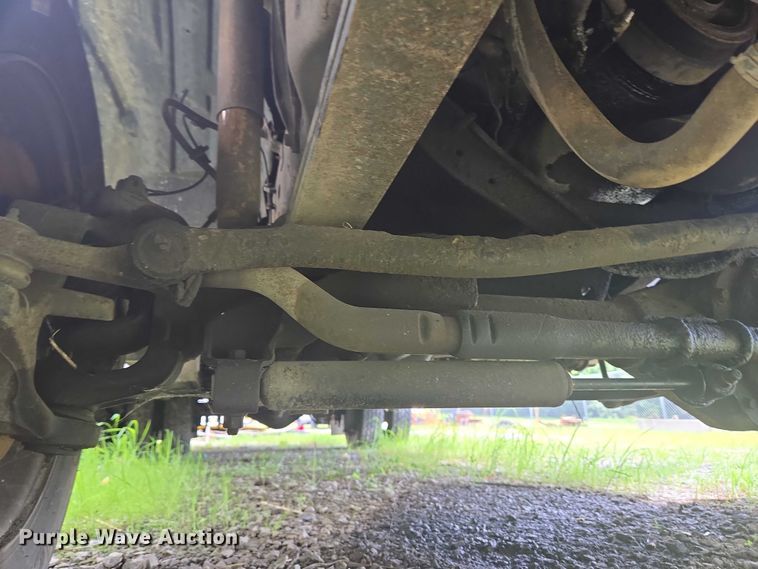 image for item EC4340 2001 Ford F450 Super Duty utility / service truck