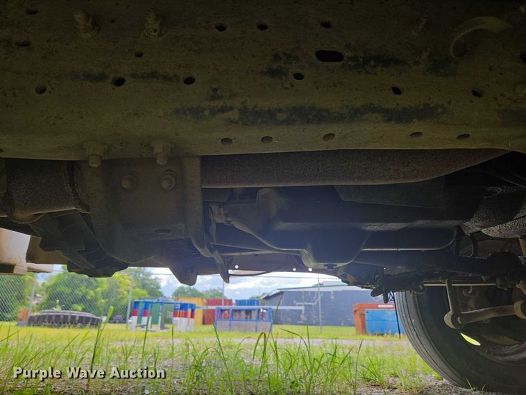 image for item EC4340 2001 Ford F450 Super Duty utility / service truck