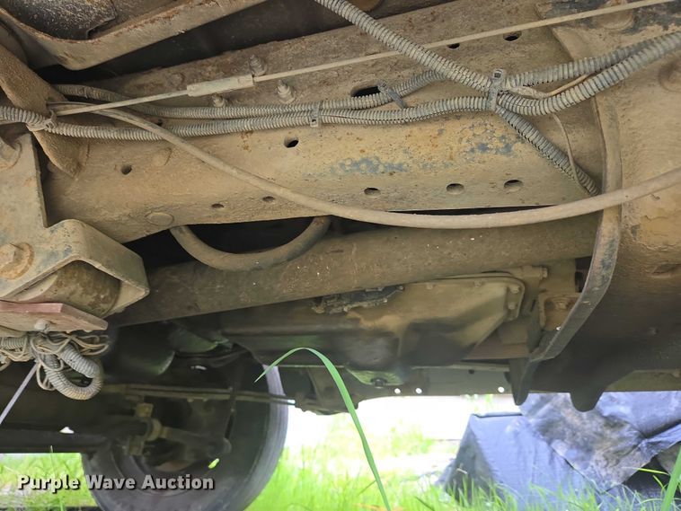 image for item EC4340 2001 Ford F450 Super Duty utility / service truck