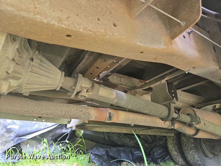 image for item EC4340 2001 Ford F450 Super Duty utility / service truck