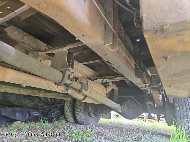 image for item EC4340 2001 Ford F450 Super Duty utility / service truck