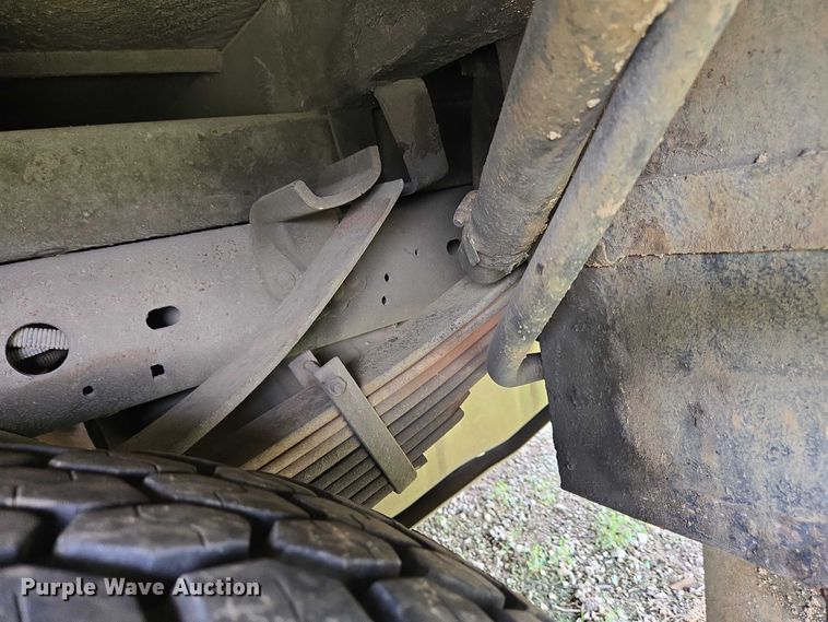 image for item EC4340 2001 Ford F450 Super Duty utility / service truck