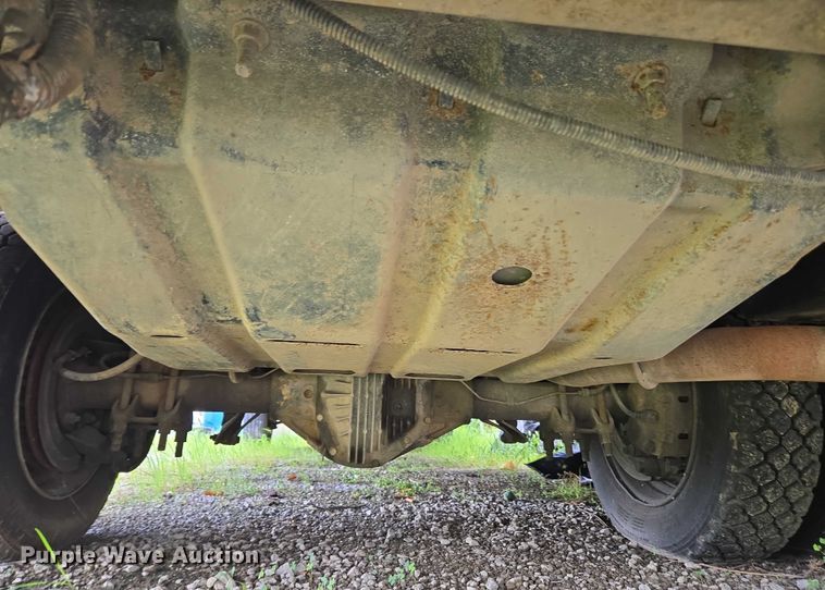 image for item EC4340 2001 Ford F450 Super Duty utility / service truck