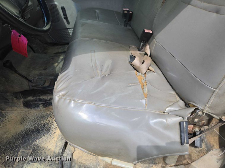 image for item EC4340 2001 Ford F450 Super Duty utility / service truck