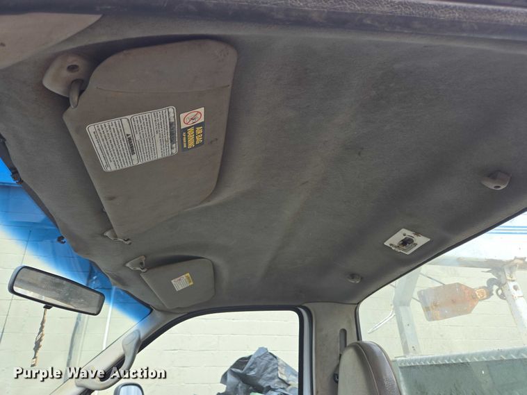 image for item EC4340 2001 Ford F450 Super Duty utility / service truck