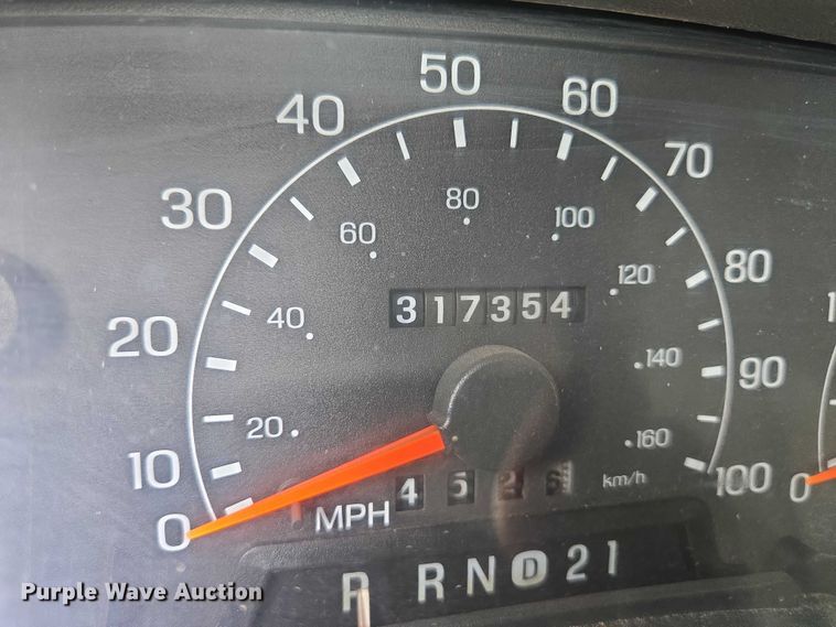 image for item EC4340 2001 Ford F450 Super Duty utility / service truck