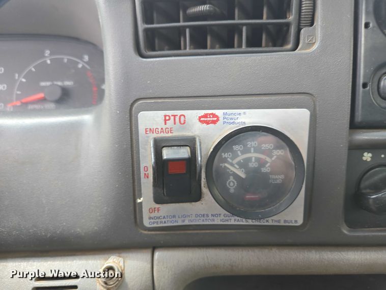 image for item EC4340 2001 Ford F450 Super Duty utility / service truck