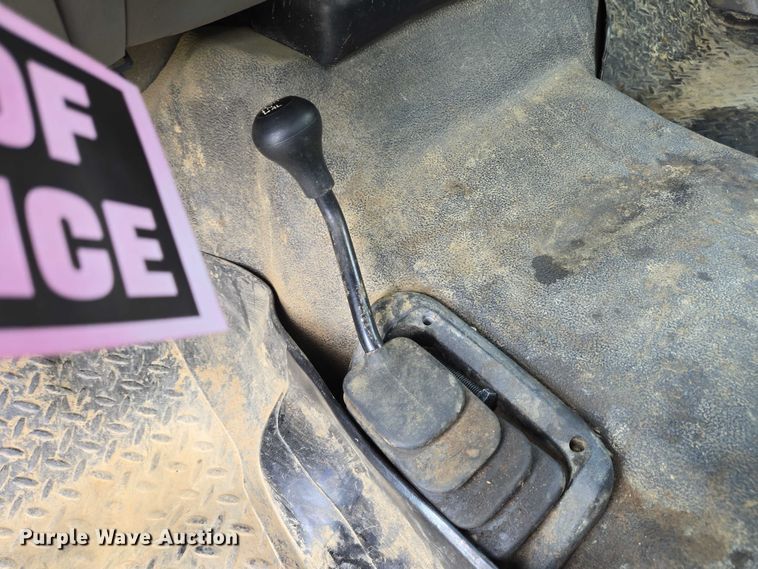 image for item EC4340 2001 Ford F450 Super Duty utility / service truck