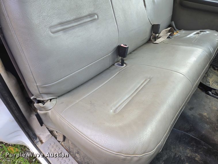 image for item EC4340 2001 Ford F450 Super Duty utility / service truck