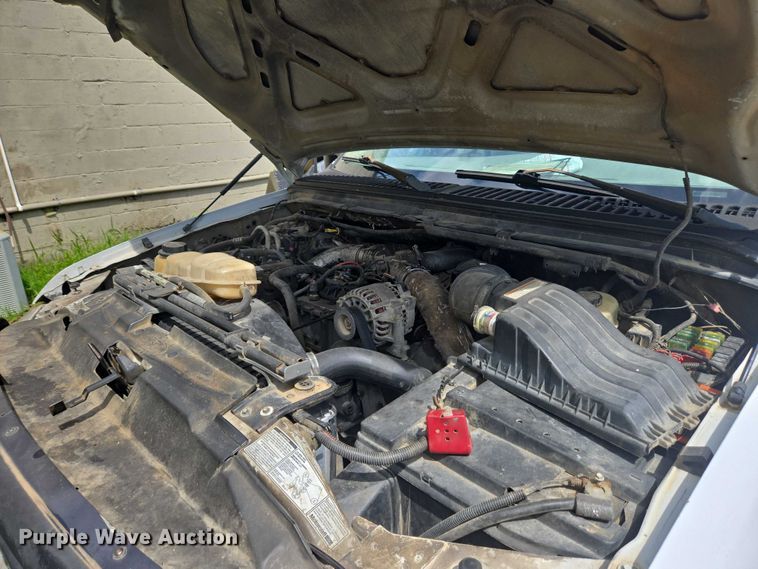 image for item EC4340 2001 Ford F450 Super Duty utility / service truck