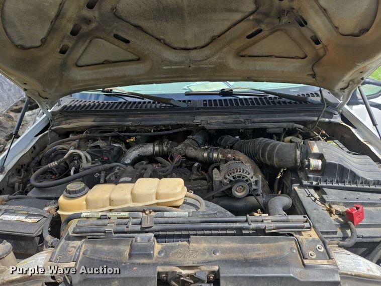 image for item EC4340 2001 Ford F450 Super Duty utility / service truck