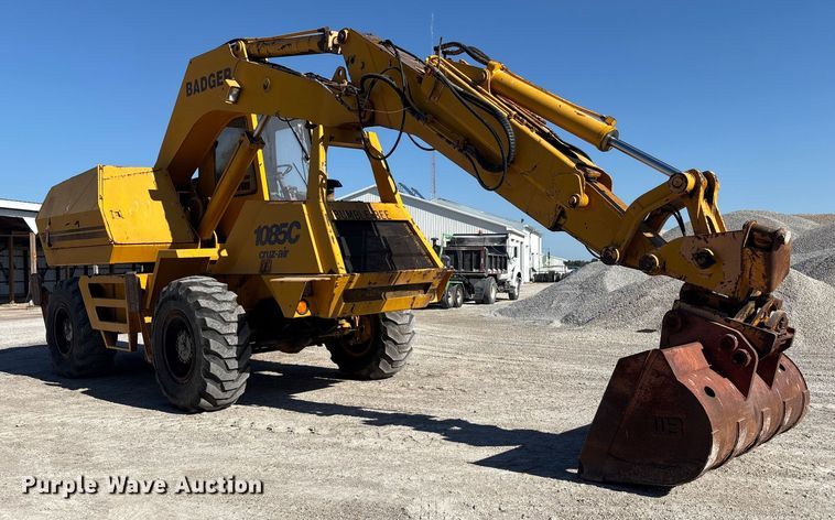 image for item EC4396 Badger 1085C wheeled excavator