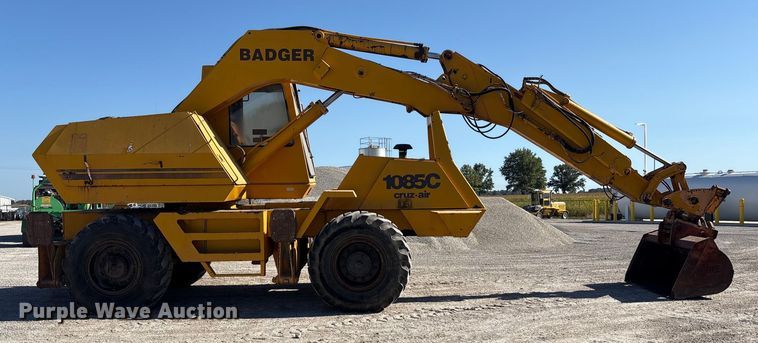 image for item EC4396 Badger 1085C wheeled excavator