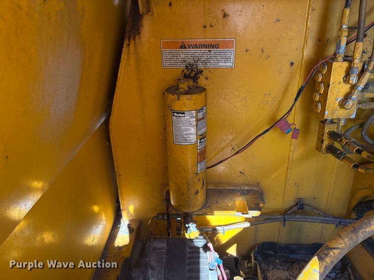 image for item EC4396 Badger 1085C wheeled excavator