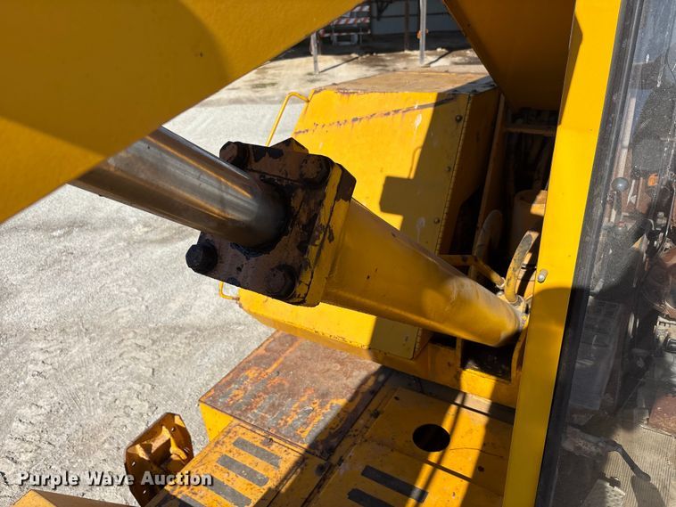 image for item EC4396 Badger 1085C wheeled excavator