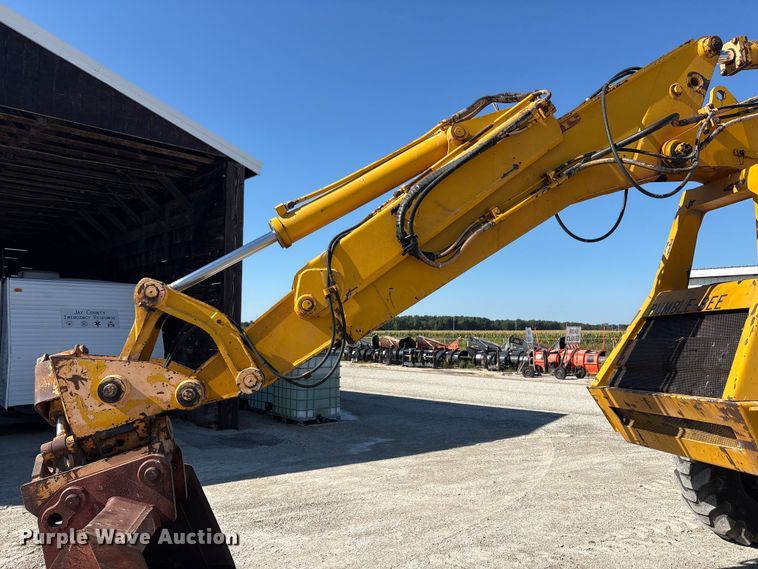 image for item EC4396 Badger 1085C wheeled excavator