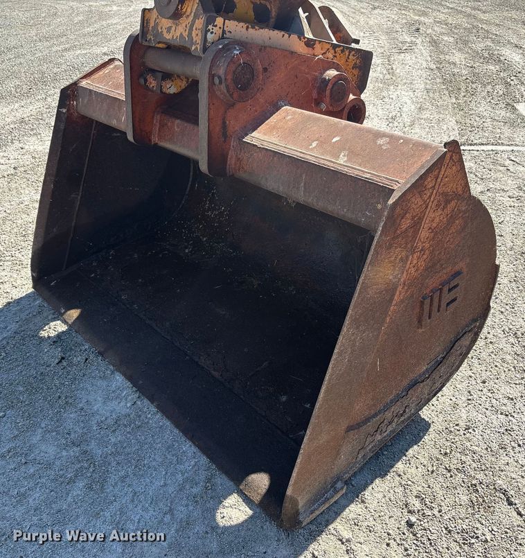 image for item EC4396 Badger 1085C wheeled excavator