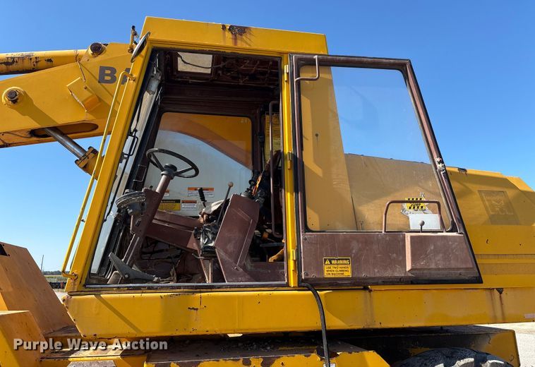 image for item EC4396 Badger 1085C wheeled excavator