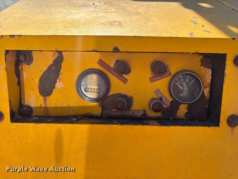 image for item EC4396 Badger 1085C wheeled excavator