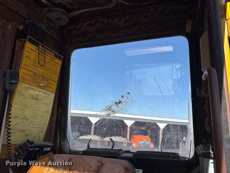 image for item EC4396 Badger 1085C wheeled excavator