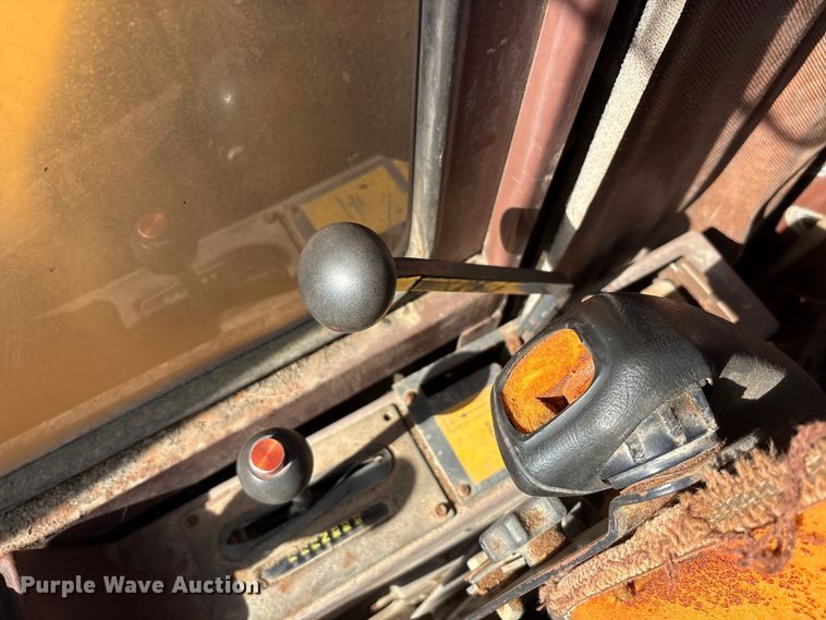 image for item EC4396 Badger 1085C wheeled excavator