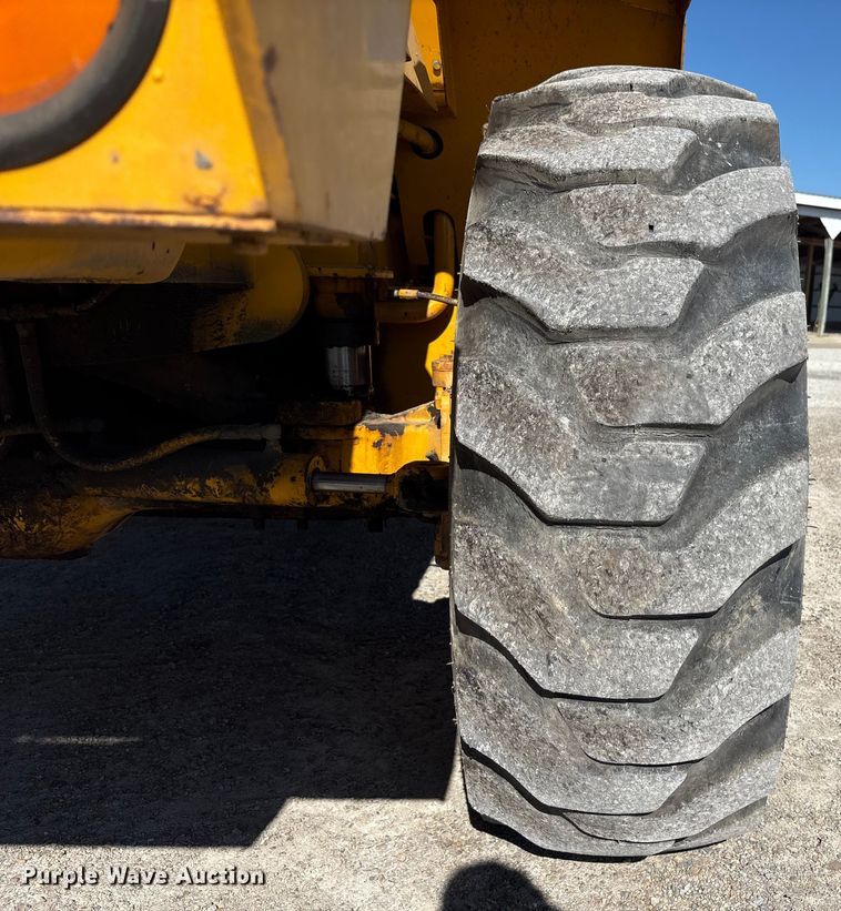 image for item EC4396 Badger 1085C wheeled excavator