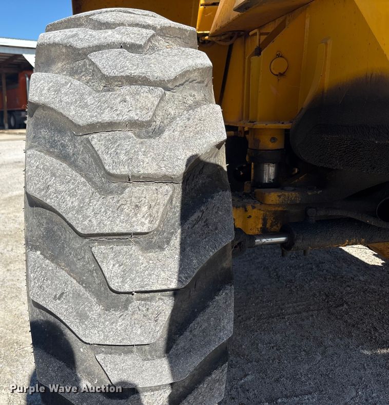 image for item EC4396 Badger 1085C wheeled excavator