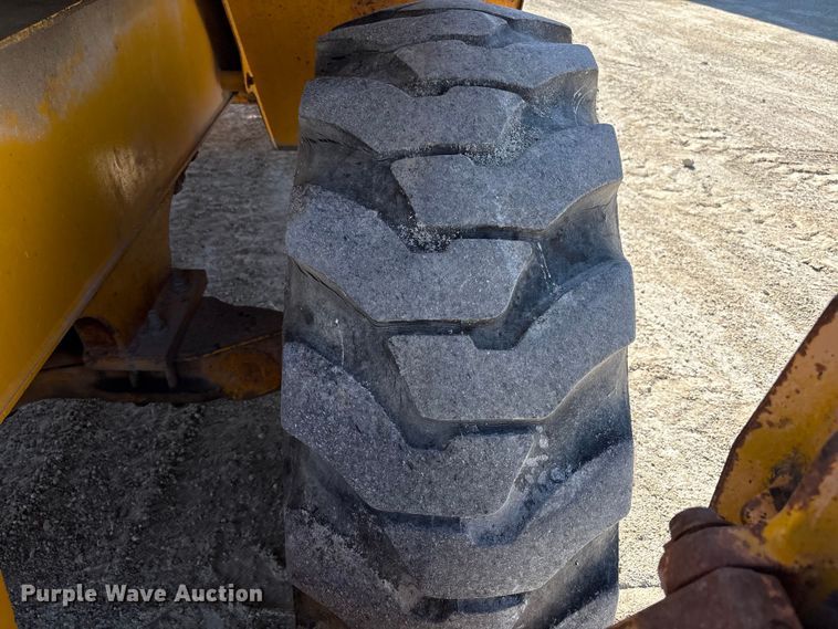 image for item EC4396 Badger 1085C wheeled excavator