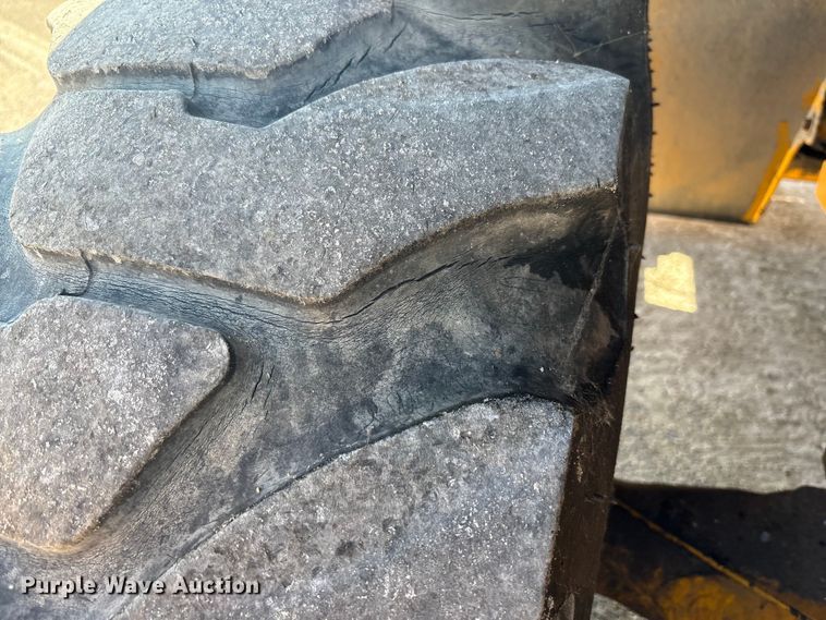 image for item EC4396 Badger 1085C wheeled excavator