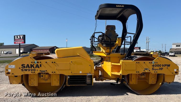 image for item EC4397 2016 Sakai SW990-1 double drum vibratory roller