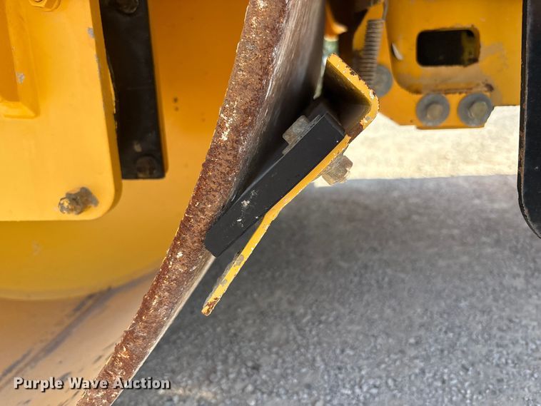 image for item EC4397 2016 Sakai SW990-1 double drum vibratory roller