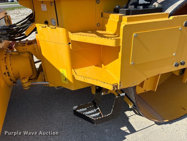 image for item EC4397 2016 Sakai SW990-1 double drum vibratory roller