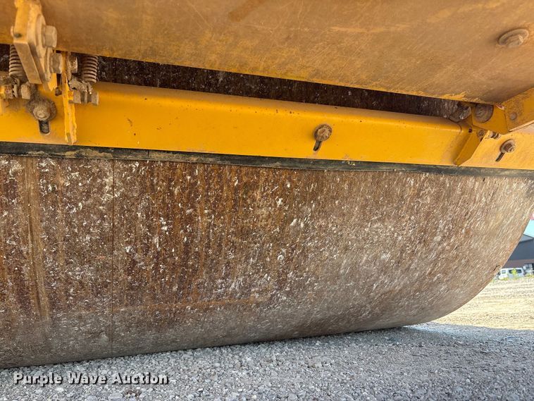 image for item EC4397 2016 Sakai SW990-1 double drum vibratory roller