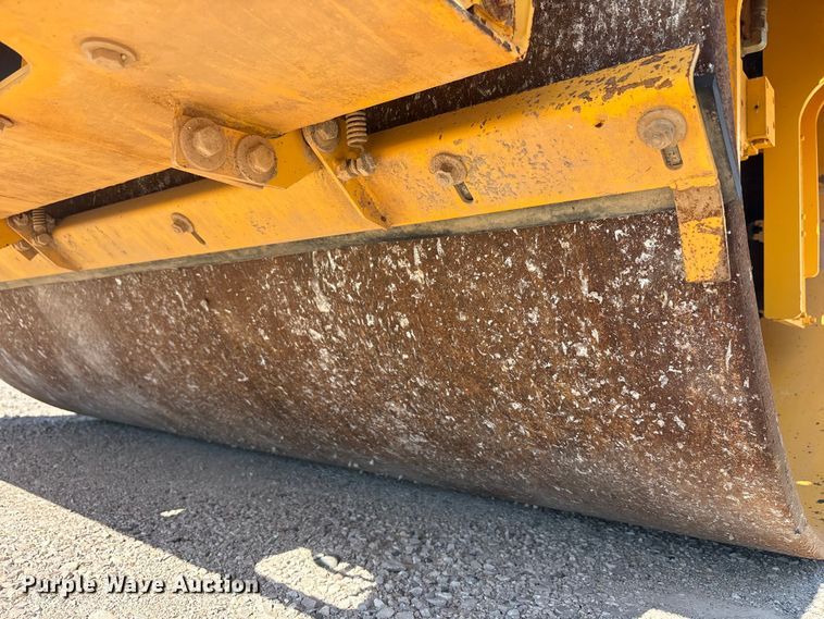 image for item EC4397 2016 Sakai SW990-1 double drum vibratory roller