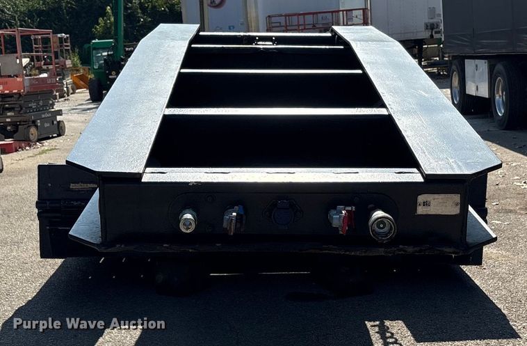 image for item EC4403 1995 Trail King Industries lowboy equipment trailer