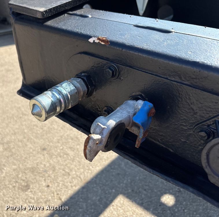 image for item EC4403 1995 Trail King Industries lowboy equipment trailer