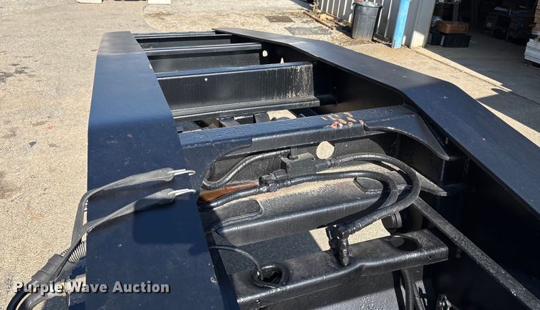 image for item EC4403 1995 Trail King Industries lowboy equipment trailer