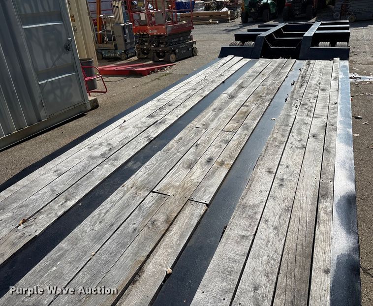 image for item EC4403 1995 Trail King Industries lowboy equipment trailer