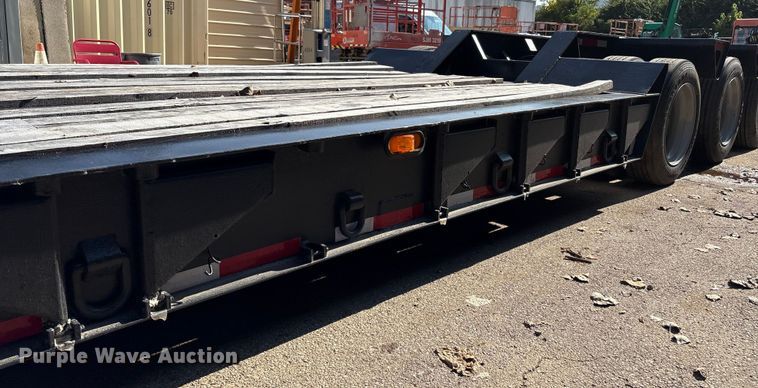 image for item EC4403 1995 Trail King Industries lowboy equipment trailer