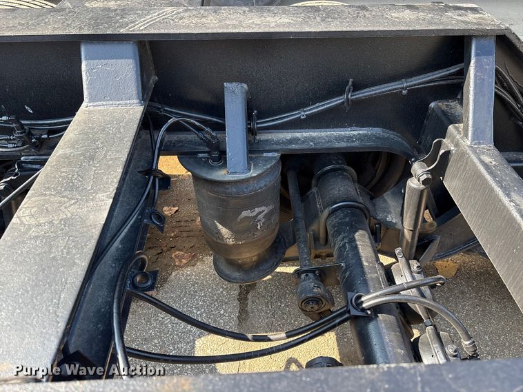 image for item EC4403 1995 Trail King Industries lowboy equipment trailer