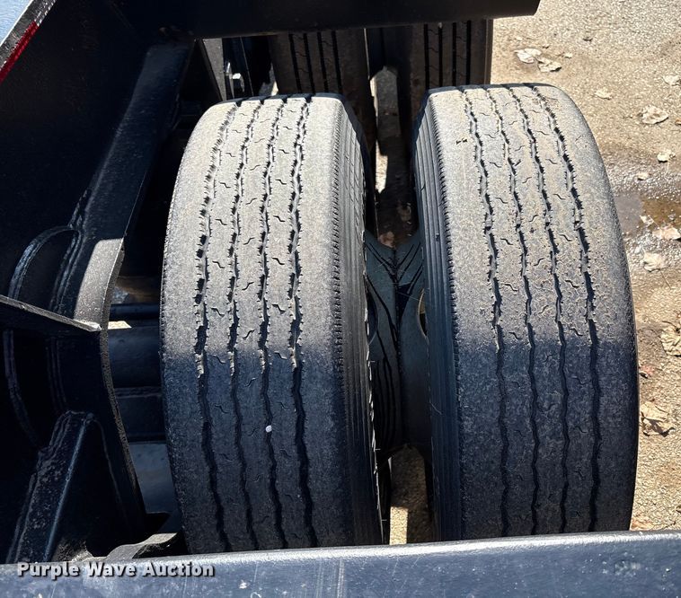 image for item EC4403 1995 Trail King Industries lowboy equipment trailer