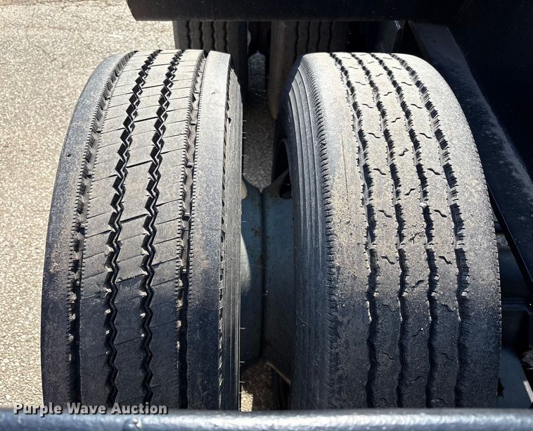 image for item EC4403 1995 Trail King Industries lowboy equipment trailer