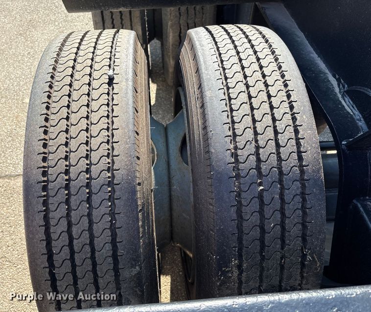 image for item EC4403 1995 Trail King Industries lowboy equipment trailer