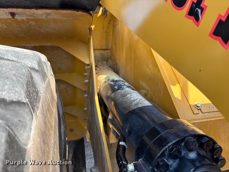 image for item EC4421 2022 Caterpillar 950GC wheel loader